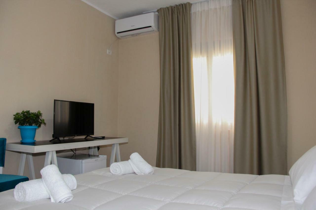 Sunrise Hotel Sarandë Eksteriør bilde